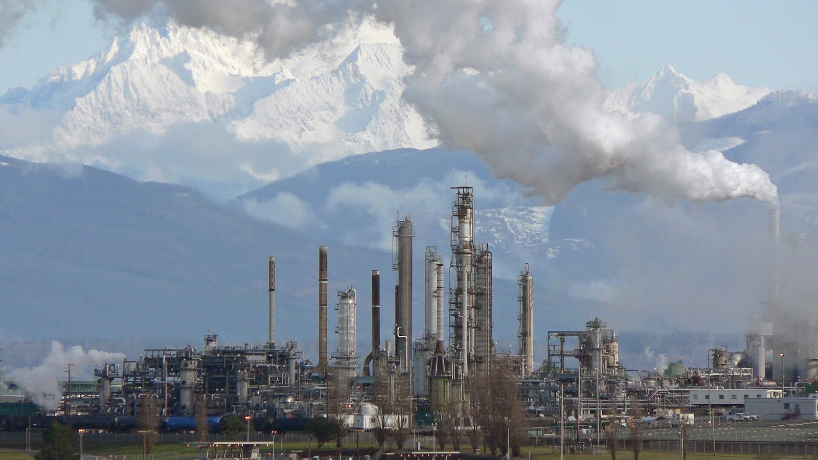 Italy Summons Refiners to October 8 Meeting as Fuel Prices Hit Records